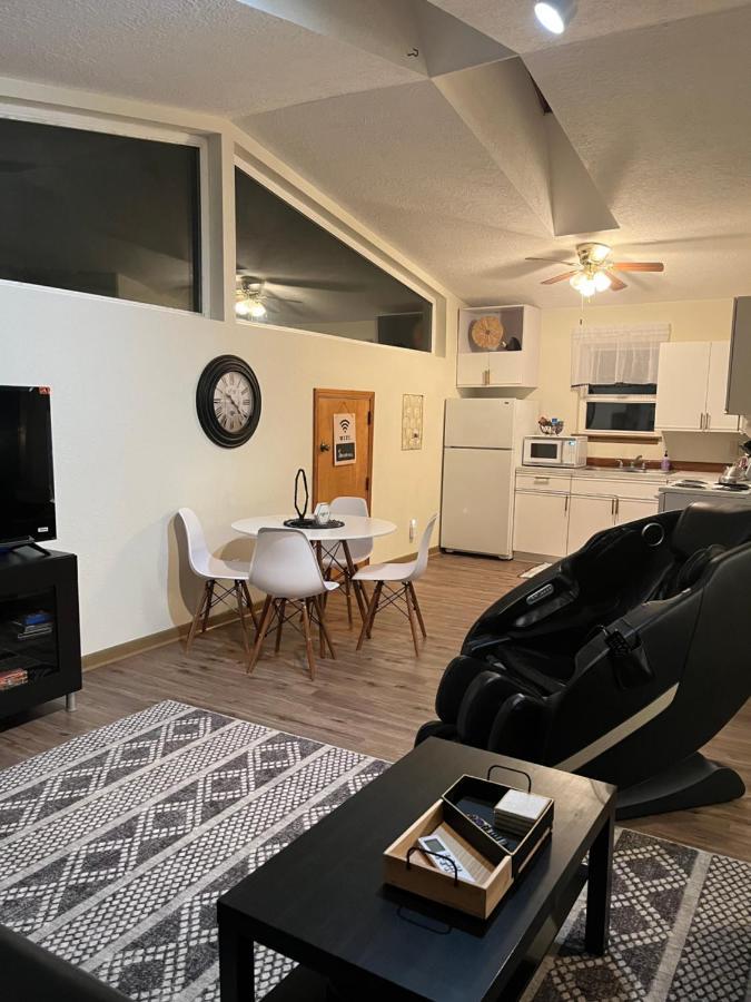 Paradise Oasis Near Lake *Full Body Massage Chair* Longview Exterior photo